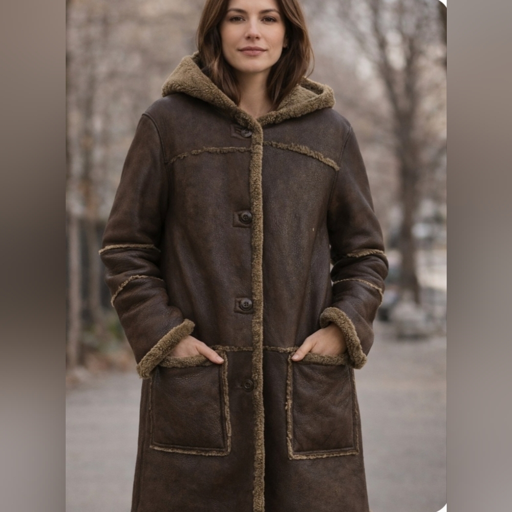 Genuine  Leather Sheerling Coat. Brown Color. EUC Like New. Size S/M.Very Warm